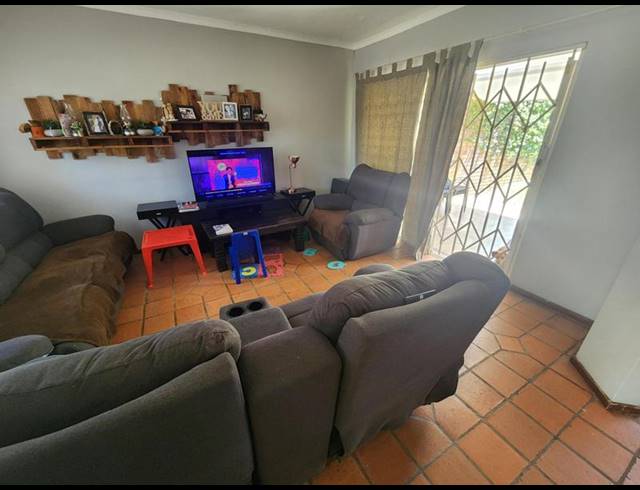 2 BEDROOM PROPERTY TO RENT IN GARSFONTEIN